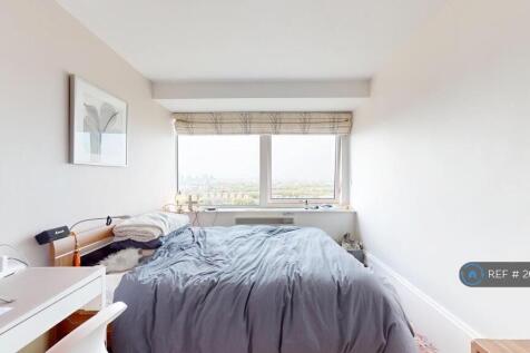 Bedroom 1 (With West London Views)