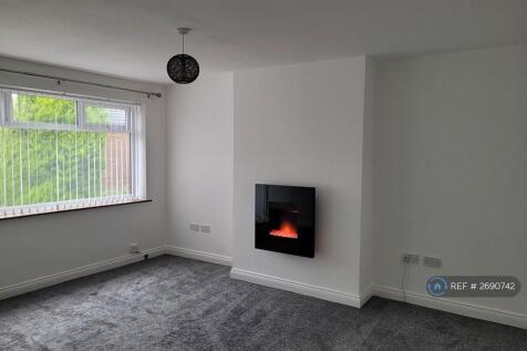 Room 3 Blinds Across Window