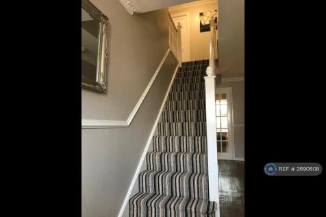 Spacious, Stylish Hallway, Newly Redecorated