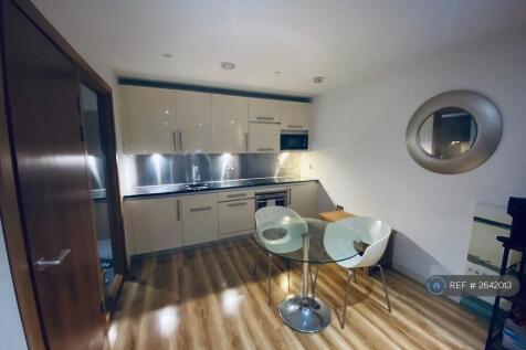 Kitchen / Living Room