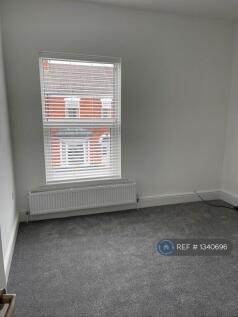 Double Room Carpet Blind Radiator