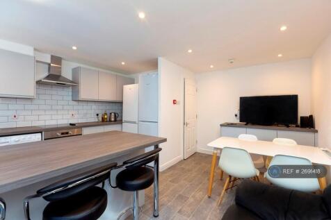 Brand New Kitchen With Large 4k Smart Tv