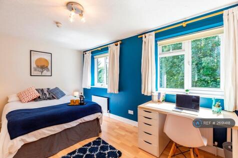 Large Bedroom With En-Suite