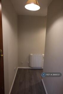 Private Hallway Entrance