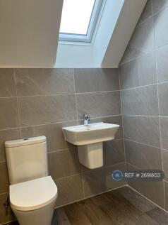 Ensuit Bathroom 2/f With Full Height Tiles