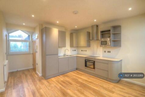 Contemporary Kitchen With Integrated Appliances