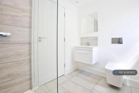 Master Bedroom En-Suite