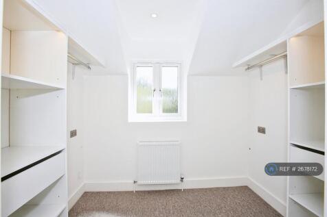 Master Bedroom Walk-In Wardrobe