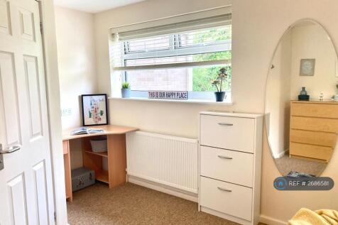 Room 7 - Lots Of Light With Two Windows