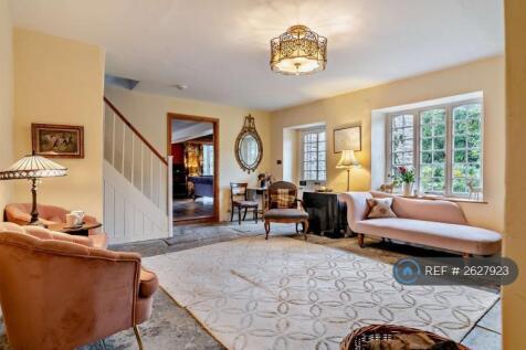 Entrance Hall/Sitting Room 2