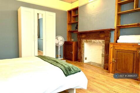 Bedroom 5/ Living Room