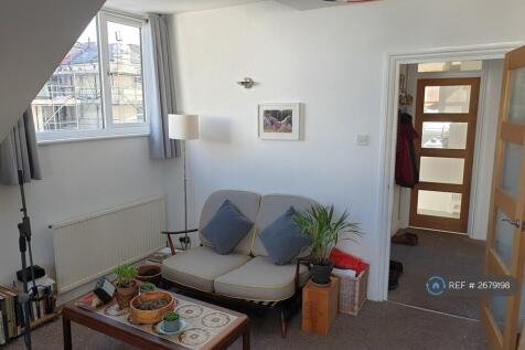 Sitting Room 18ftx14ft