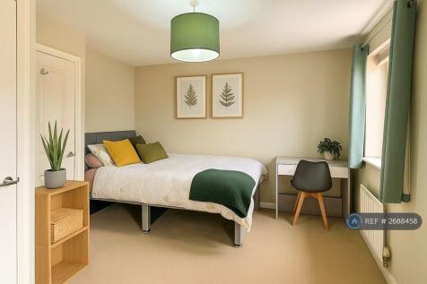 Top Floor Front Bedroom