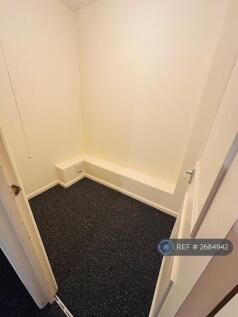 Master Bedroom Walk In Wardrobe