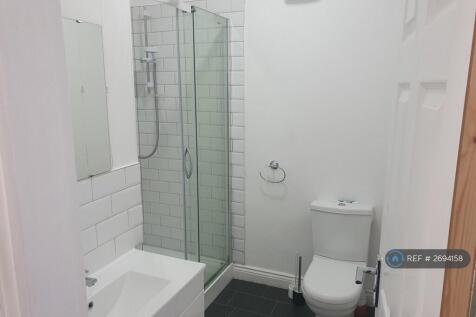 Bathroom - Huge Shower