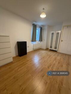 Bedroom 1 - No Ensuite