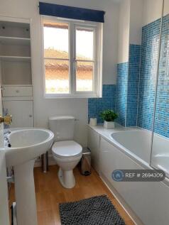 Batrhoom With Bath/Shower 