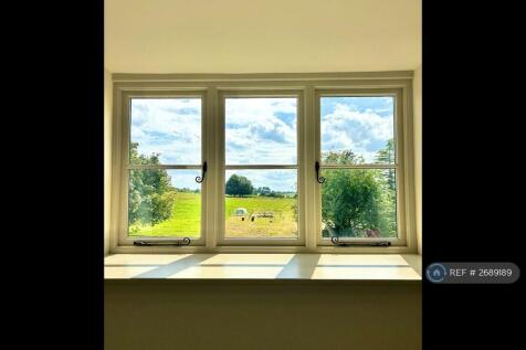 Rolling Hills &amp; Countryside Walks Incl 2 Footpaths