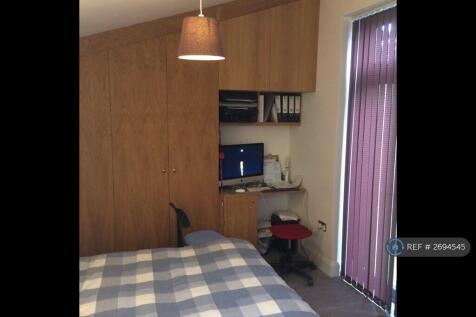 Master Bedroom Plenty Of Storage