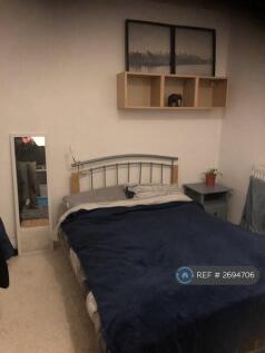 Upstairs Front Double Bedroom