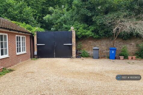 Courtyard Inc. Electric Gates