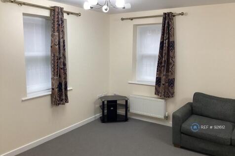 Living Room Sitting End