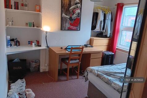 Bedroom 2 - Large Double