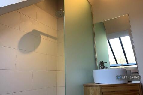 Upstairs Twin Bedroom Ensuite