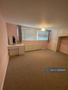 Master Bedroom - Upstairs