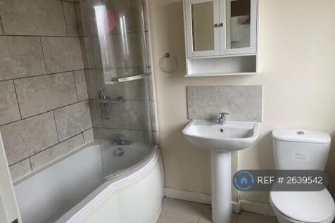 Apartment 4 Bathroom