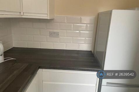 Apartment 4 Kitchen (2)