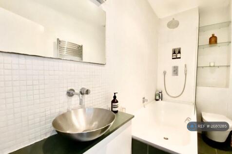 Bathroom  Downstiars