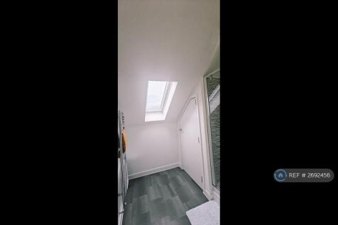 Second Floor Bathroom (Ensuite)