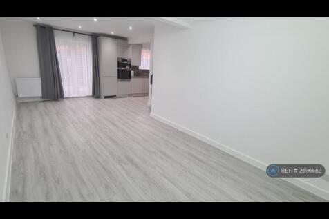 Lounge / Diner Leading To Kitchen