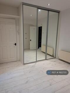 Master Bedroom - Built-In Storage