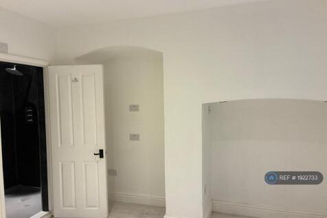 Master Bedroom - View Of Wet Room