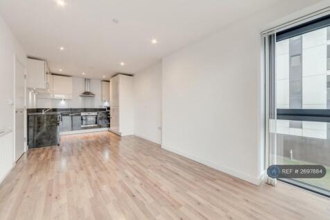 Living Room / Kitchen