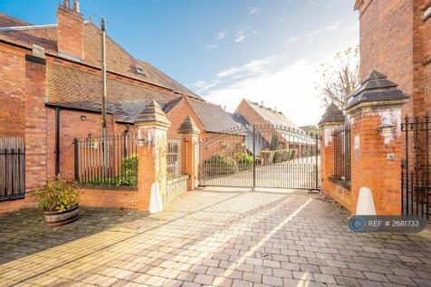 Gated Entrance/Parking