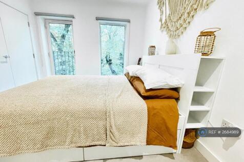 Bedroom &#43; Storage (Headboard &#43; Underbed)