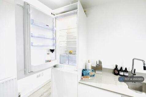 Kitchen &#43; Fridge