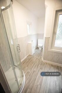 Back Bedroom Ensuite