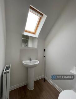 En-Suite To Master Bedroom 