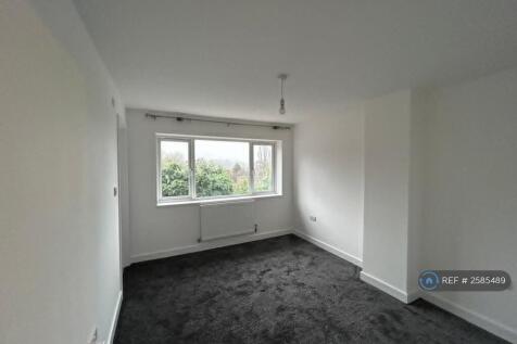 Master Bedroom - Back 