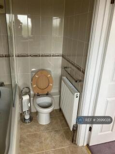 Bedroom 1 - Ensuite (Bath/Shower, Sink &amp; Toilet)