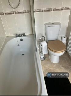 Bedroom 1 - Ensuite (Bath/Shower, Sink &amp; Toilet)