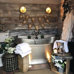 Larghe Roll Top Copper Bath 