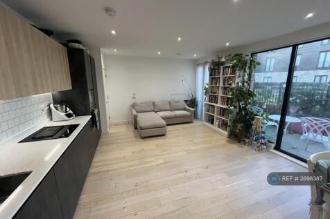 Living Room  / Kitchen