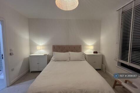 Ensuite Main Bedroom