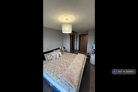 Master Bedroom With Fitted Wardrobe And Ensuite