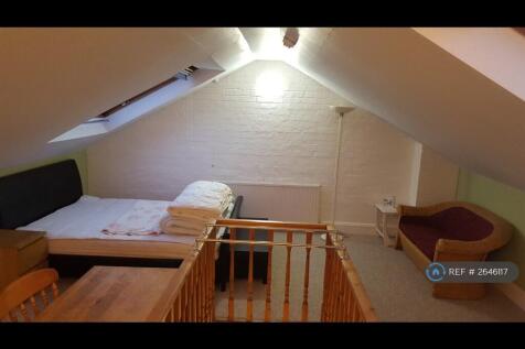 Bedroom 2 (Loft)